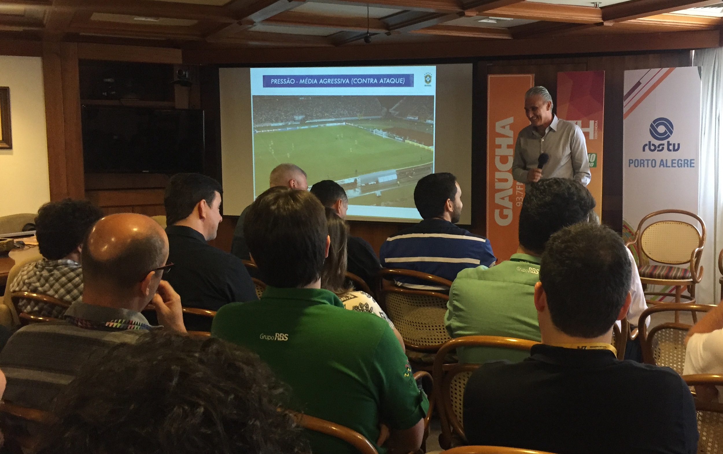 tite_credito_ana-livia-moncao