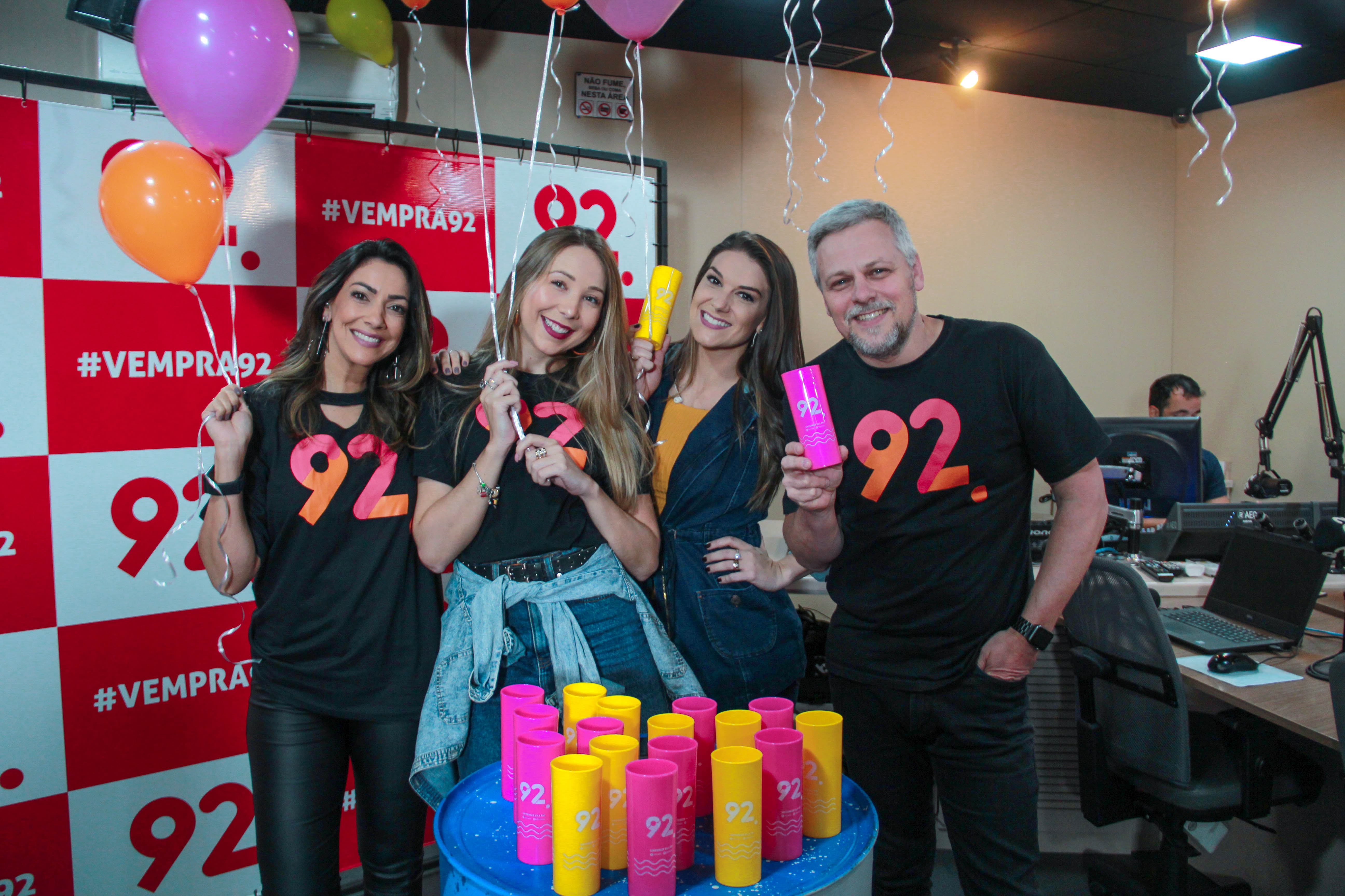 Comunicadores da 92 celebram um ano de muito alto astral_Crédito_Pietro Meinhart